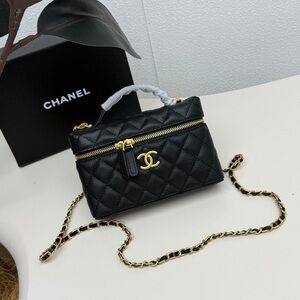 Chanel Black Quilted Crossbody Bag with Gold Chain